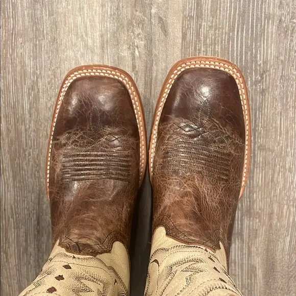 Brown and Cream Cowboy Western Boots with Decorative Stitching