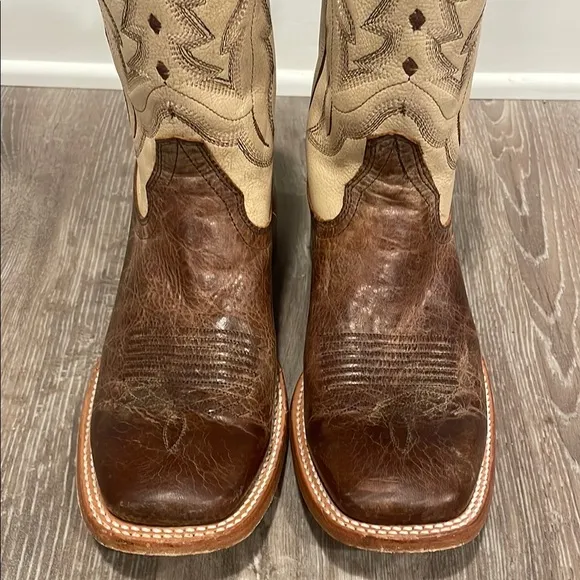 Brown and Cream Cowboy Western Boots with Decorative Stitching