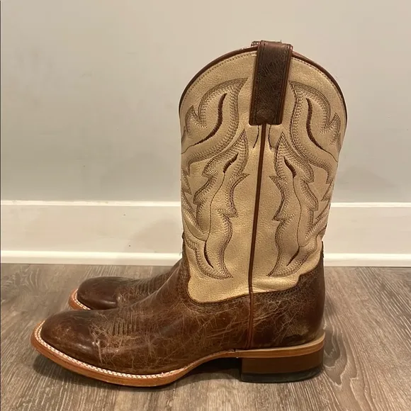 Brown and Cream Cowboy Western Boots with Decorative Stitching