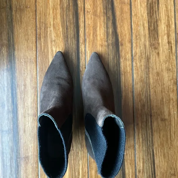 Brunello Cucinelli Suede Chelsea Khaki Ankle Boots with Kitten Heel Size 35