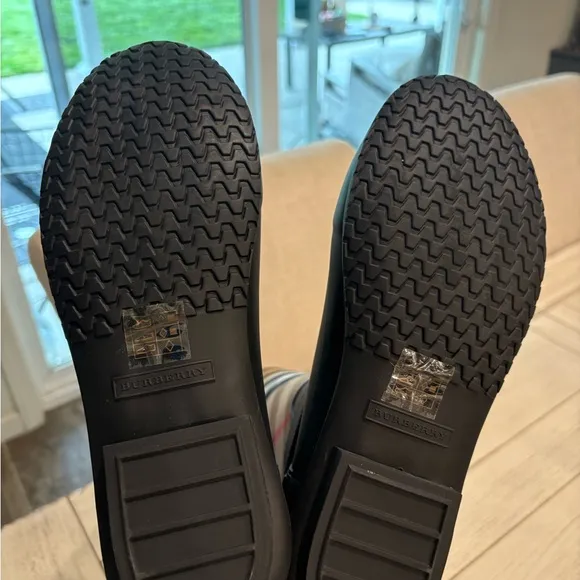 Burberry Black and Tan Winter Boots