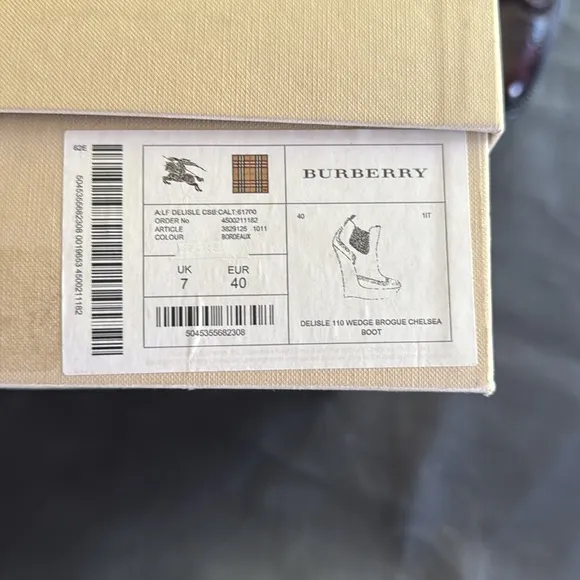 Burberry Burgundy Leather Ankle Boots with Polished FinishBrand new
