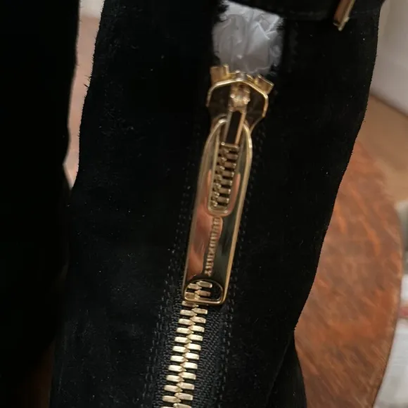 Burberry shearling lined boots