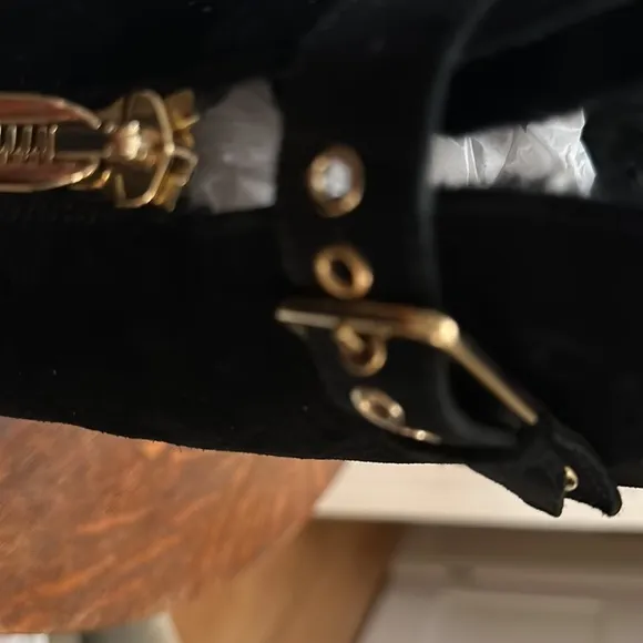 Burberry shearling lined boots