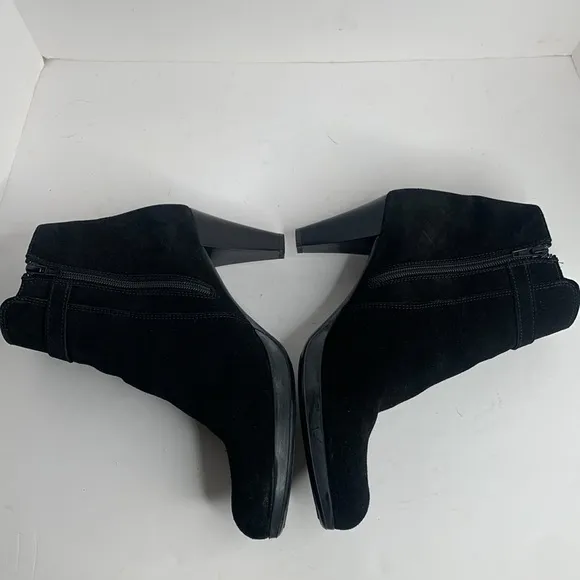 C La Canadienne black suede heeled ankle boots