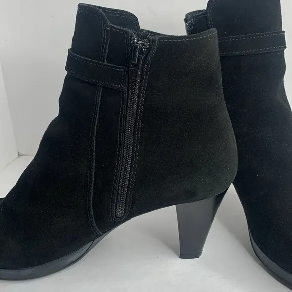 C La Canadienne black suede heeled ankle boots
