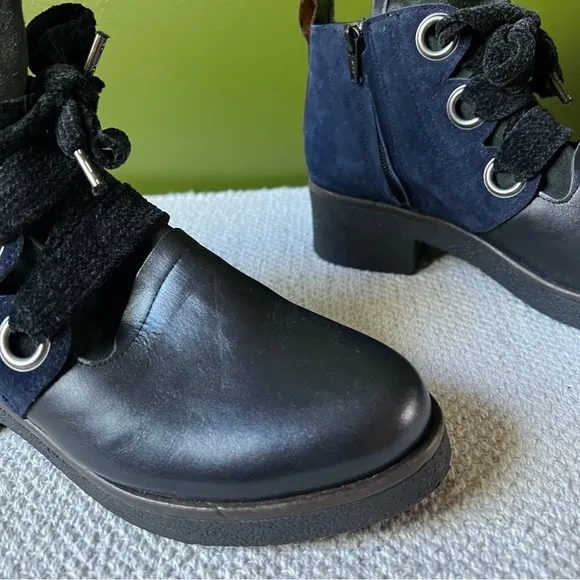 Casta larga ankle boots size 38 blue black