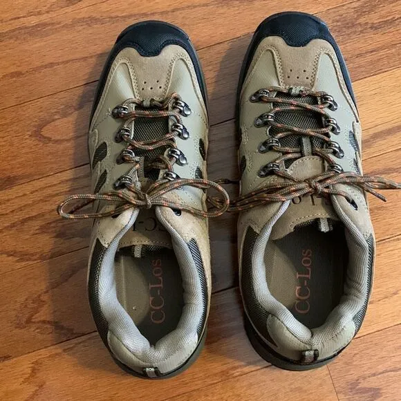CC-Los Men’s hiking brown and tan waterproof shoes..  NWT