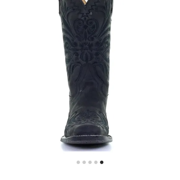 Circle G Black Heeled Boots with Western Elegance