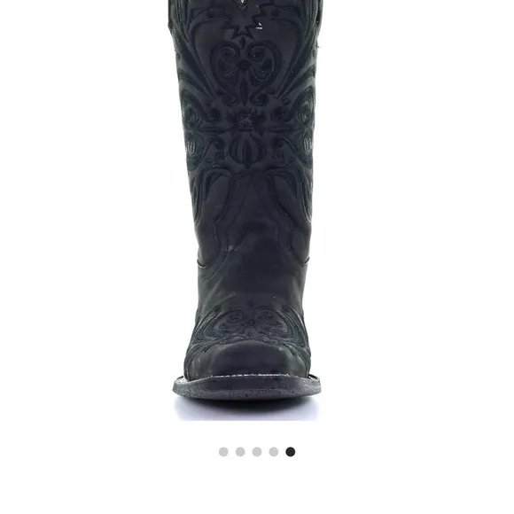Circle G Black Heeled Boots with Western Elegance