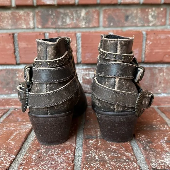 Circle G by Corral Cowhide Round Toe Boot with Studs Women's Size 7.5
