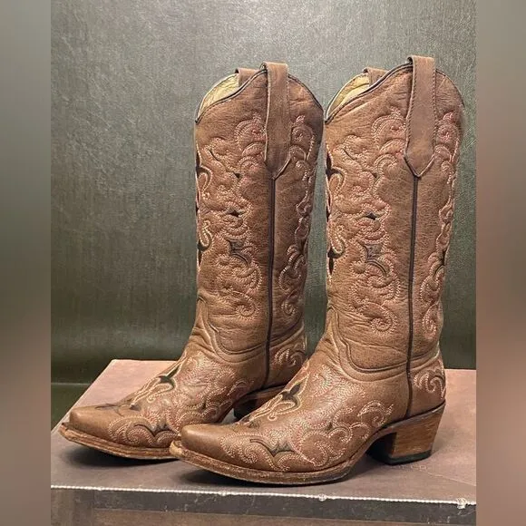 Circle H Brown Distressed Bone Dragon Embroidered Western Leather Boots Size 6.5