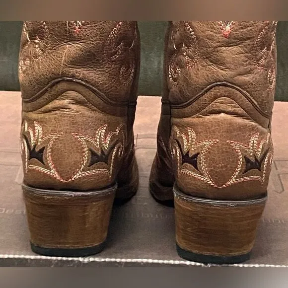 Circle H Brown Distressed Bone Dragon Embroidered Western Leather Boots Size 6.5