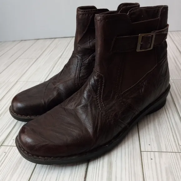 Clarks Bendables Leather Ankle Boots