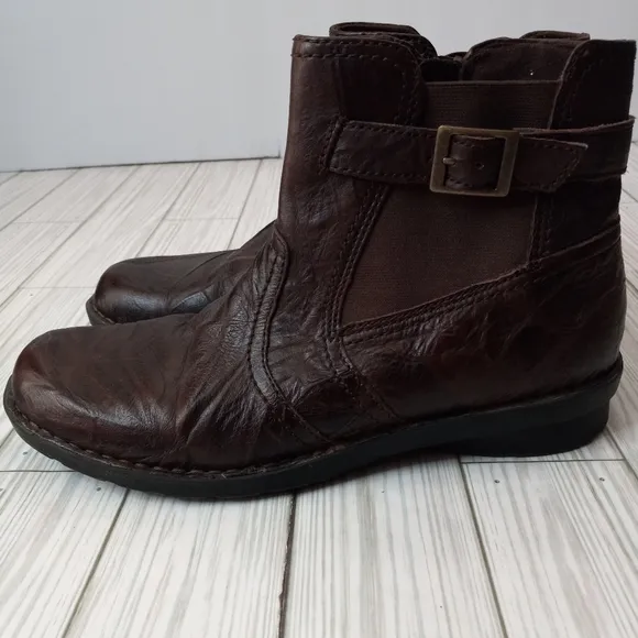 Clarks Bendables Leather Ankle Boots