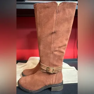 Clarks Collection Brown Suede Knee High Boots 1.5” Heel Women’s Size 6M