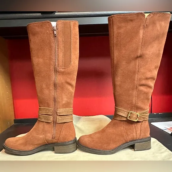 Clarks Collection Brown Suede Knee High Boots 1.5” Heel Women’s Size 6M