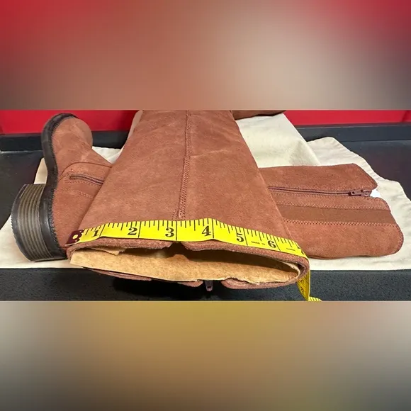Clarks Collection Brown Suede Knee High Boots 1.5” Heel Women’s Size 6M