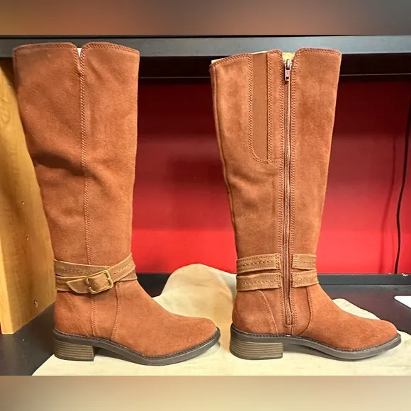 Clarks Collection Brown Suede Knee High Boots 1.5” Heel Women’s Size 6M