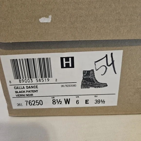 Clark's Collection Calla Dance Black Patent Boot 8.5 Wide