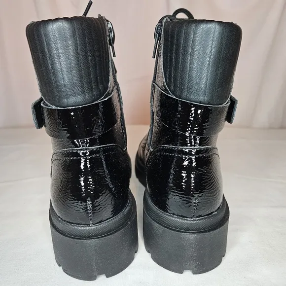 Clark's Collection Calla Dance Black Patent Boot 8.5 Wide