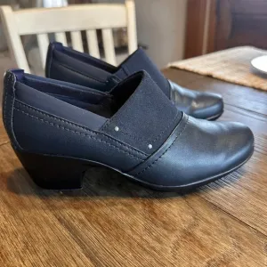 Clarks Collection Emily‎ Step Heel Loafers Navy Blue/ Black Leather Size 6