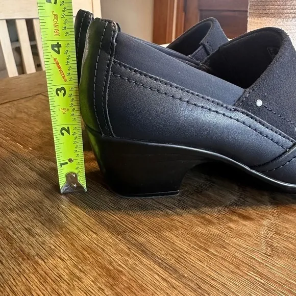 Clarks Collection Emily‎ Step Heel Loafers Navy Blue/ Black Leather Size 6