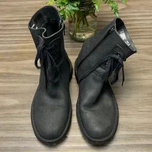 CLARKS “ DESERT BOOTS” BLACK LEATHER SIZE 7