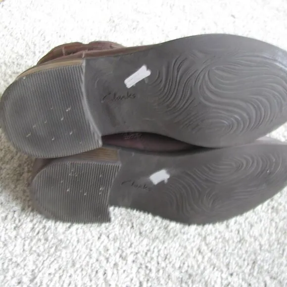 Clarks red leather ankle boots 9.5