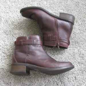 Clarks red leather ankle boots 9.5