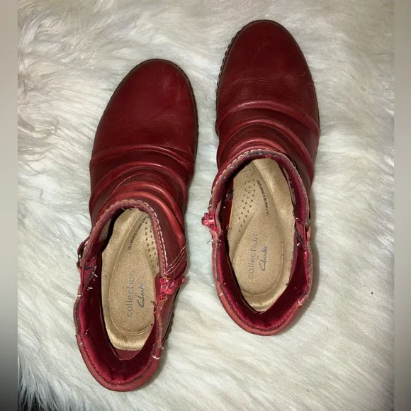 Clarks Red Leather Caroline Orchid Ankle Boots NWOT