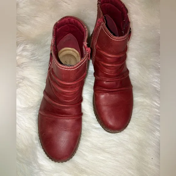 Clarks Red Leather Caroline Orchid Ankle Boots NWOT