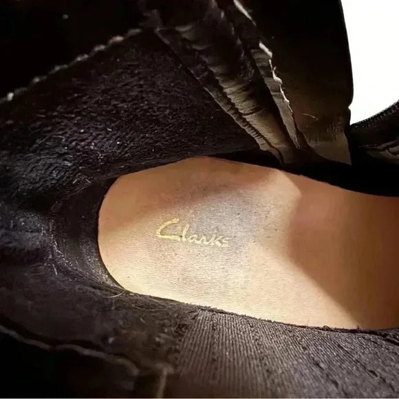 Clarks women’s 6.5 Clarkwell strap boots black buckle closure side zipper