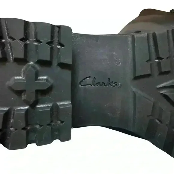 Clarks women’s 6.5 Clarkwell strap boots black buckle closure side zipper