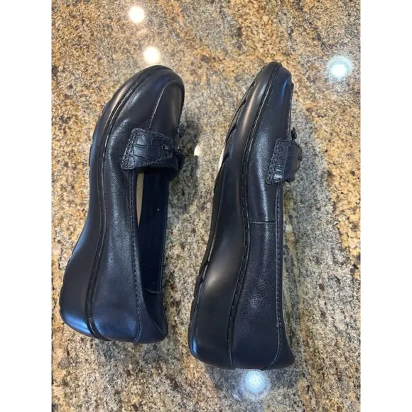 Clarks Women's Navy Leather Cora Haley Tassel Slip On Shoes Size 7.5