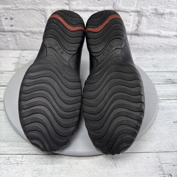 Clark’s muckers waterproof black leather rubber Women Sz 8 muck sneaker shoes