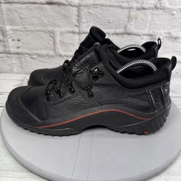 Clark’s muckers waterproof black leather rubber Women Sz 8 muck sneaker shoes