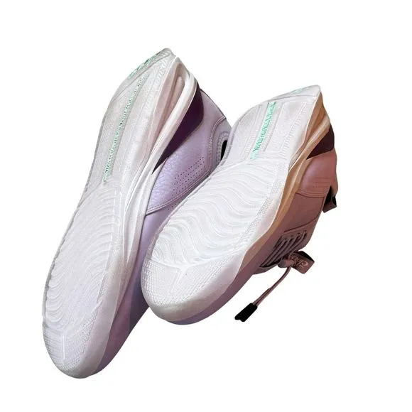 CLOVE Classic Slip-On Unisex Water Resistant Sneakers In Lavender Size W12.5/M11