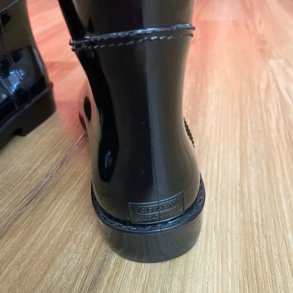 ❤️🥰Coach April Showers Bring May Flowers Talia Tall Shiny Black Gold Rain Boots