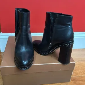 Coach Justina Black Ankle Boots Women's Beaded Chain Accents size 6.5