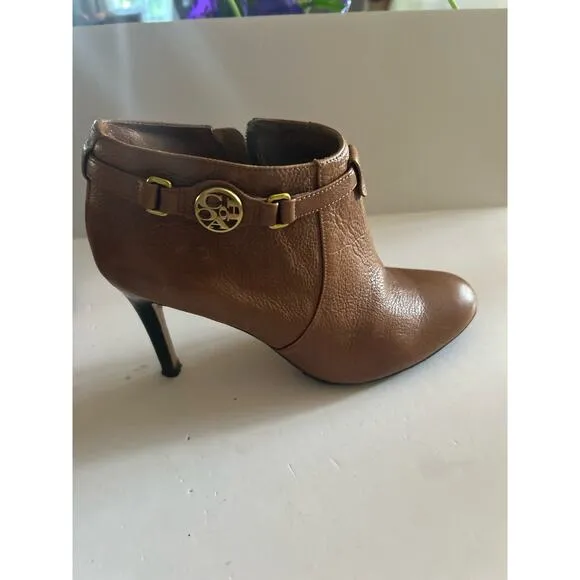 COACH Logo Salene Leather Boots Ankle Booties 3.5” Heels Size 7.5 Brown w/ gold