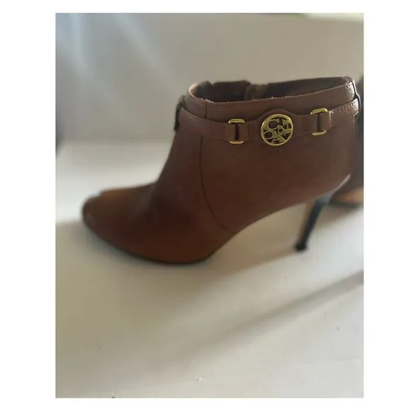 COACH Logo Salene Leather Boots Ankle Booties 3.5” Heels Size 7.5 Brown w/ gold