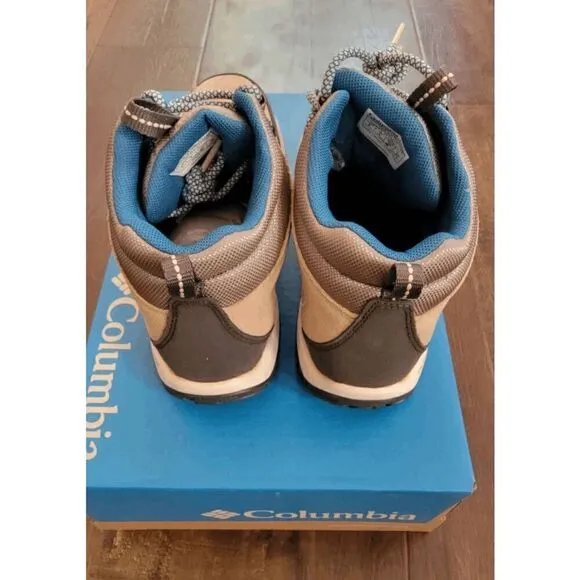 columbia women size 8 mount carmel mid waterproof YL1089-271