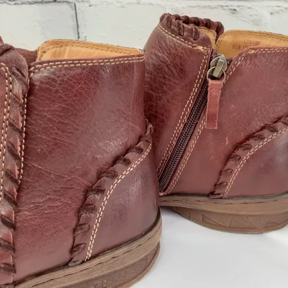 'COMFORTIVA' 'FALLSTON' LEATHER  WEATHERPROOF RUFFLE BOOTIES