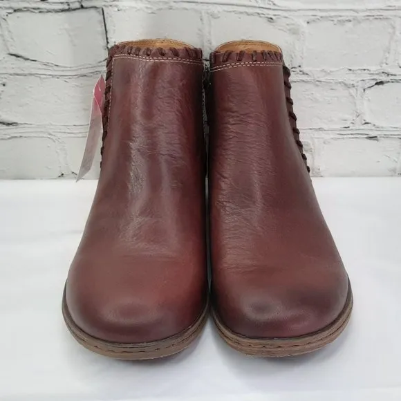 'COMFORTIVA' 'FALLSTON' LEATHER  WEATHERPROOF RUFFLE BOOTIES