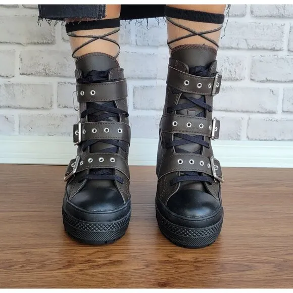 ⭐Converse Chuck 70 De Luxe Heel Leather &amp; Buckles Sz 8 Women Boots Brown A12209C