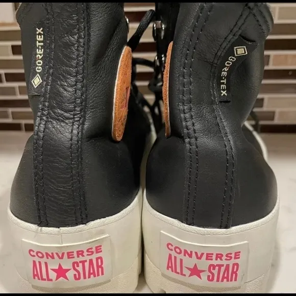 CONVERSE  CHUCK TAYLOR ALL STAR LUGGED RETROGRADE GORE-TEX BLACK N NWOT