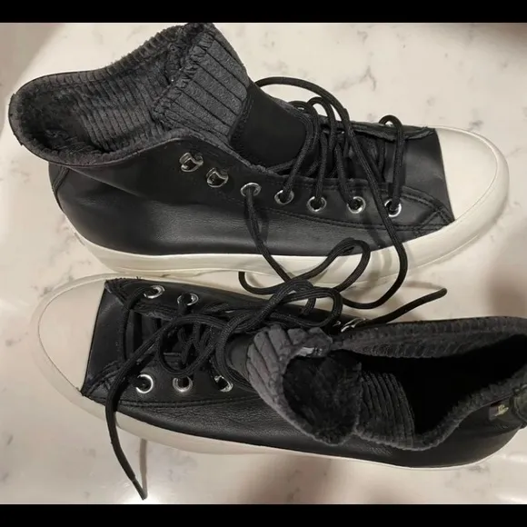 CONVERSE  CHUCK TAYLOR ALL STAR LUGGED RETROGRADE GORE-TEX BLACK N NWOT