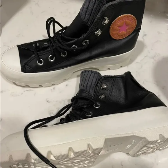 CONVERSE  CHUCK TAYLOR ALL STAR LUGGED RETROGRADE GORE-TEX BLACK N NWOT