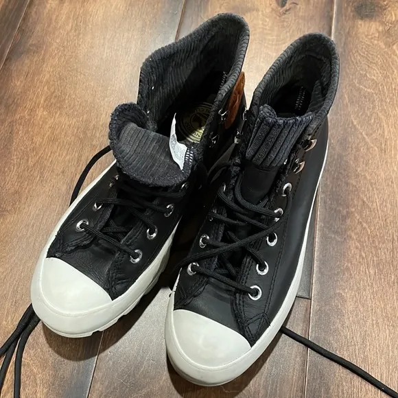 CONVERSE  CHUCK TAYLOR ALL STAR LUGGED RETROGRADE GORE-TEX BLACK N NWOT